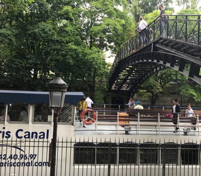 Canotier-sous-passerelle